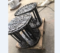 Laying machine conveying large chain