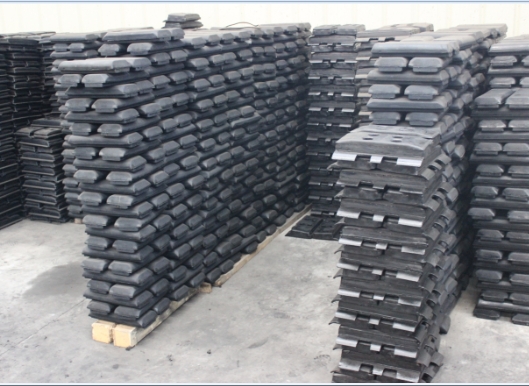 Whole track board belly rubber of paver